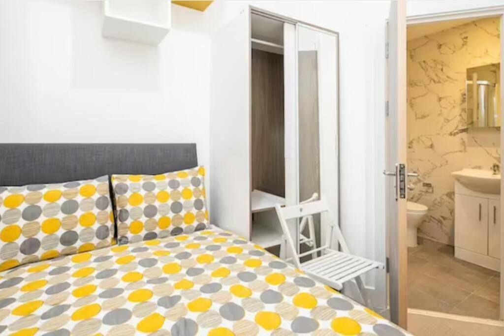 Boutique Modern Hotel Room For Two Near Tube And Bus Stations London Ngoại thất bức ảnh