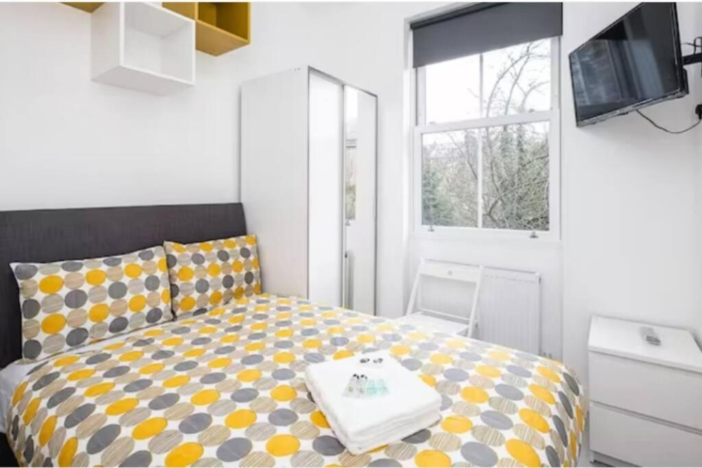 Boutique Modern Hotel Room For Two Near Tube And Bus Stations London Ngoại thất bức ảnh